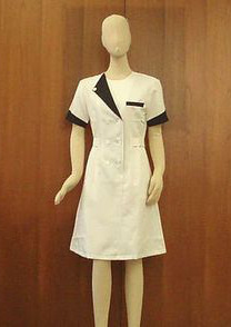 ノーアイロンが嬉しいワンピースの制服