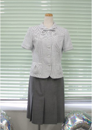 ◇大人キュートな夏のオフィス制服