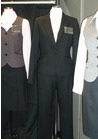 ◇洗練されたブラックが魅力＊パンツスーツの企業向け制服
