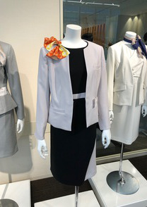 スリットデザインの配色でオトナの女性らしさを☆ワンピースジャケット　事務服受付