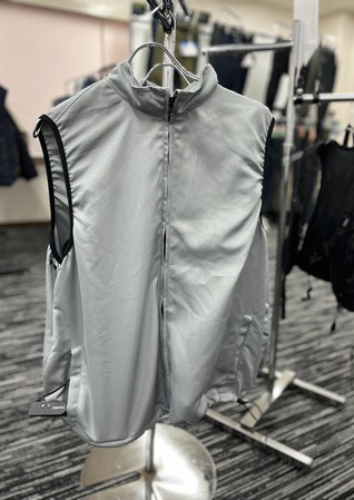 ペルチェ素子×ファンの融合!冷蔵服2 ベスト|作業服・作業着 ペルチェ素子×ファンの融合!冷蔵服2 ベスト|作業服・作業着